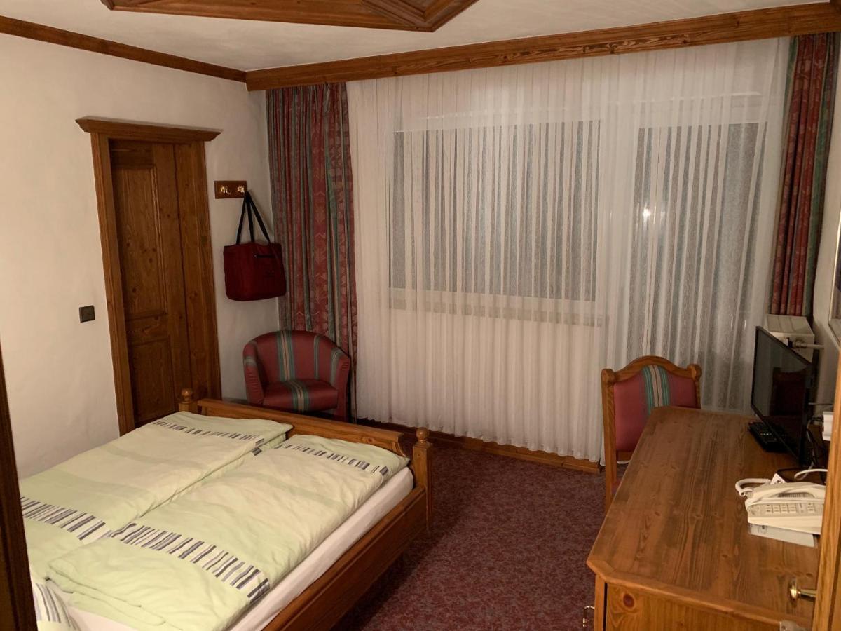 Hotel Haus Tiefenbach Бюллінген Екстер'єр фото