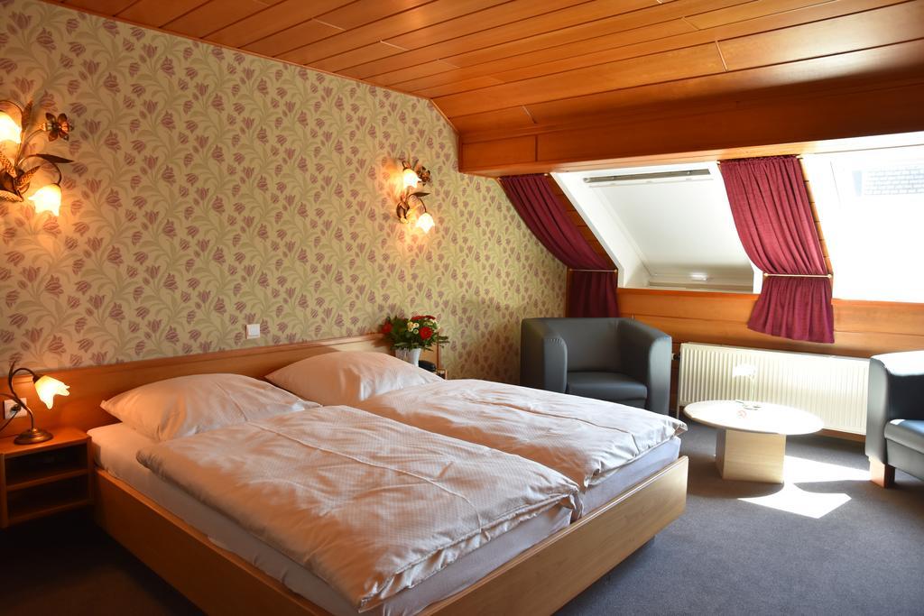 Hotel Haus Tiefenbach Бюллінген Екстер'єр фото